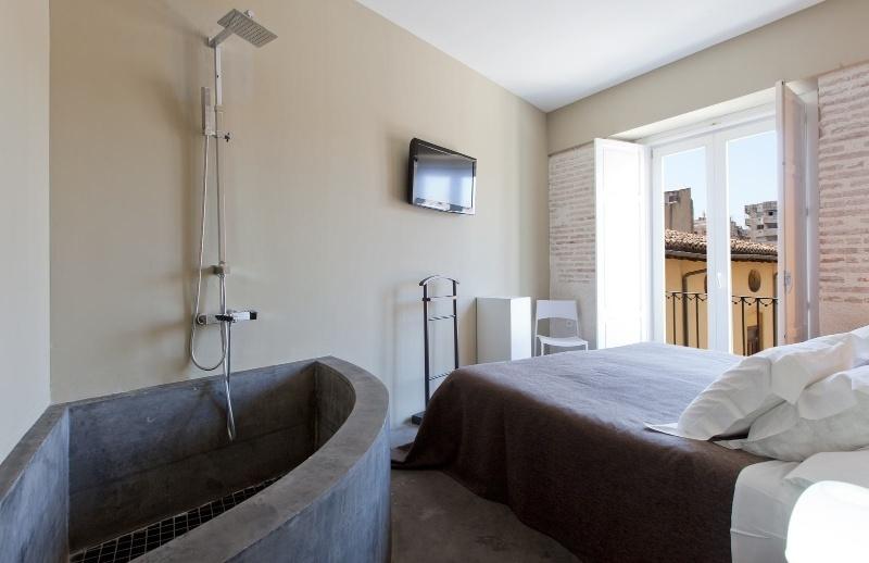 Hotel Dingdong Nuns