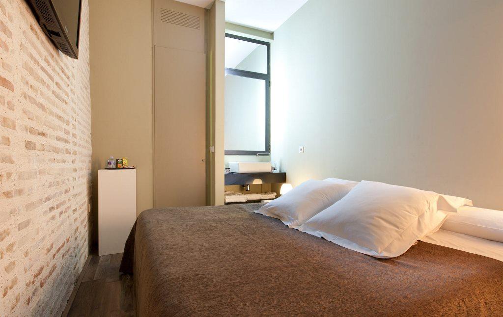 Hotel Dingdong Nuns